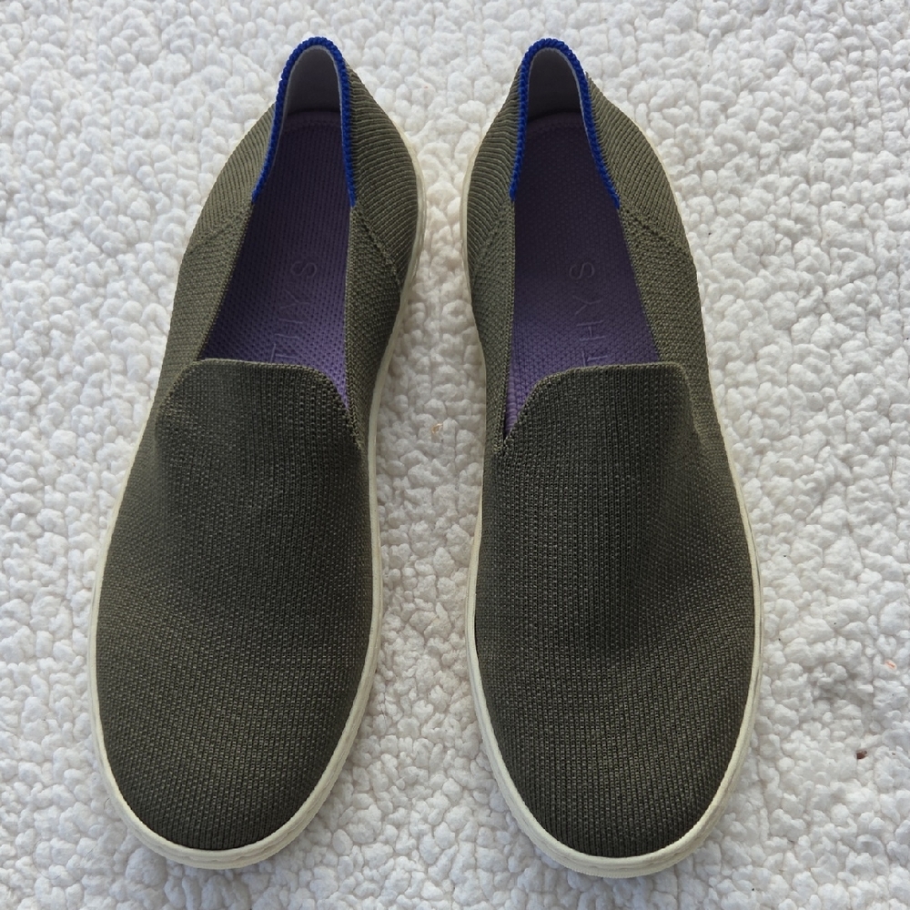 Rothy's The Original Slip On Sneakers in Garden Green Size 8 . Stylish olive gre